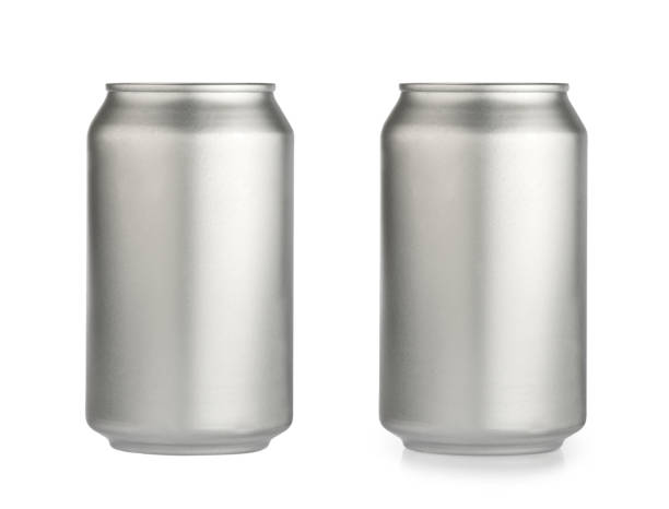 bebida de alumínio metal pode ser isolada no caminho de recorte de fundo branco. fotografia - 300 - fotografias e filmes do acervo