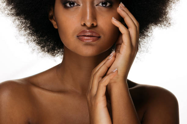 istock Beautiful afro woman 1183574361