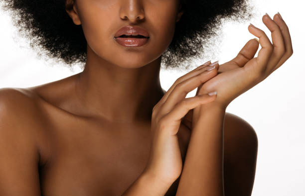 istock Beautiful afro woman 1183574370