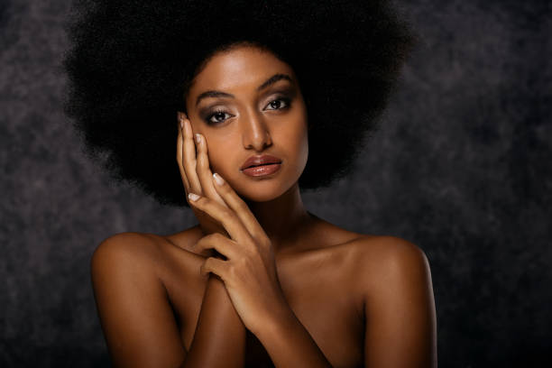 istock Beautiful afro woman 1183575070