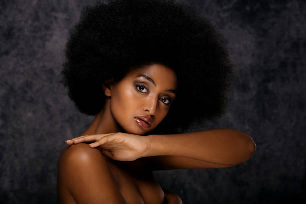 hermosa mujer afro - ethnic editorial make up colors fotografías e imágenes de stock