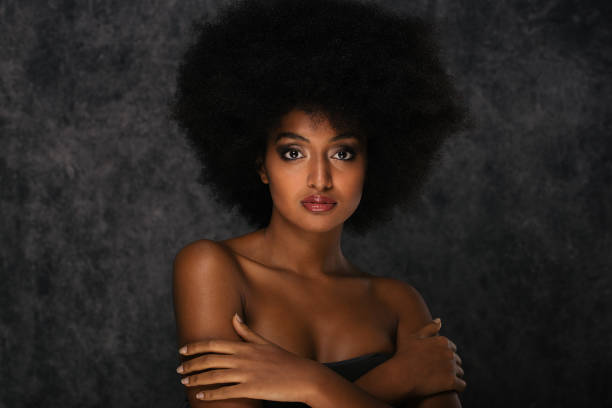 istock Beautiful afro woman 1183575115