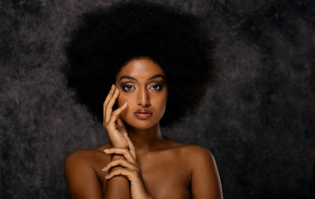 istock Beautiful afro woman 1183575142