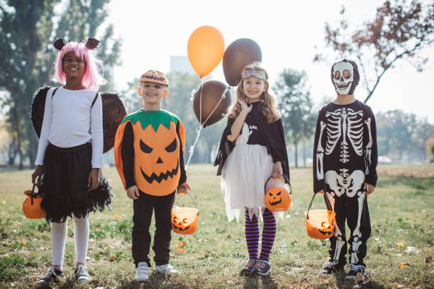 istock Trick or treat gang 1183576696