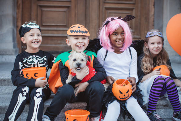 istock Trick or treat gang 1183576862