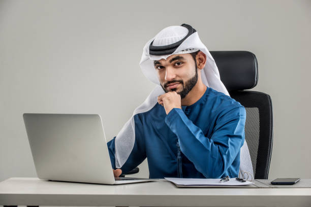 istock Arabian man with traditional dress 1183580547
