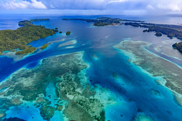 palau malakal island - patrimonio de la humanidad - islas-rocosas fotografías e imágenes de stock