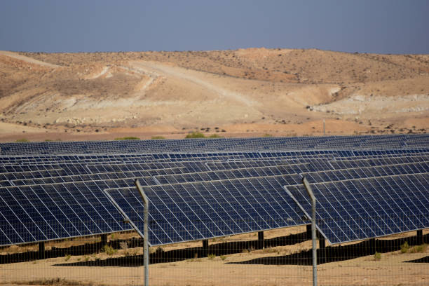 Usos de la energía solar en el desierto de Negev - foto de stock