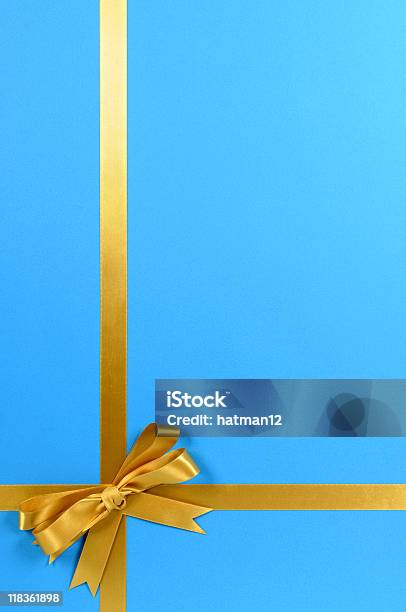 Azul E Ouro Oferta - Fotografias de stock e mais imagens de Aniversário - Aniversário, Azul, Caixa de presentes