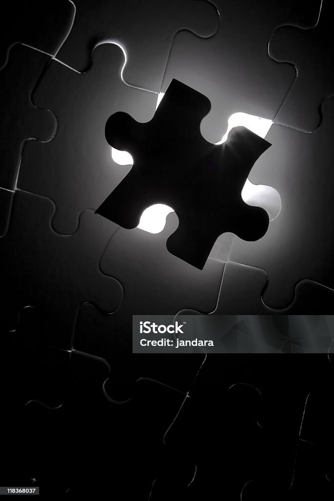 Negro Puzzle con falta una pieza - Foto de stock de Acabar libre de derechos