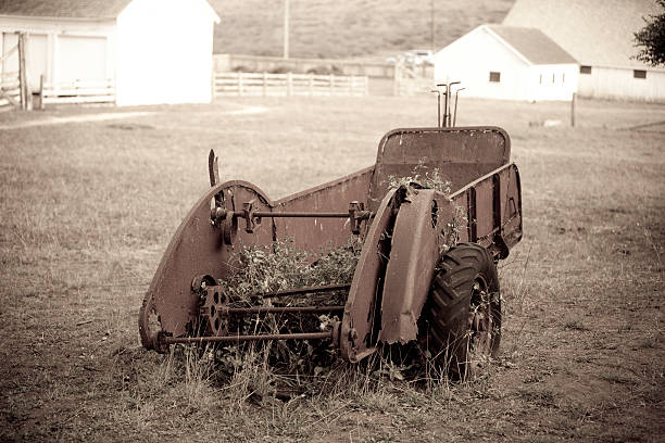 istock Decaying Farm Machinery 118369535