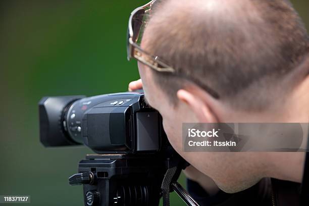 Contributor Video - Fotografie stock e altre immagini di Adulto - Adulto, Ambientazione esterna, Cameraman