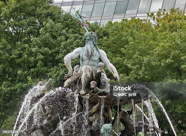 Fontana Di Berlino - Fotografie stock e altre immagini di Mitologia greca - Mitologia greca, Ambientazione esterna, Architettura