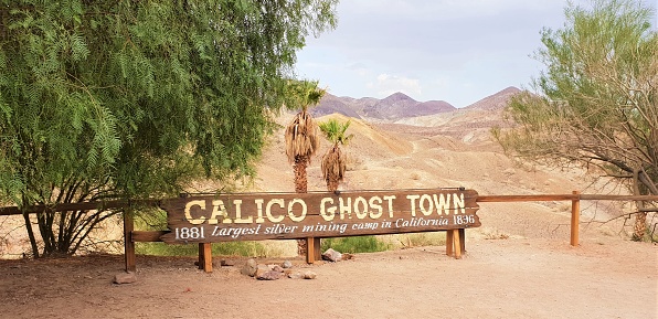 Western atmosphere in Calico