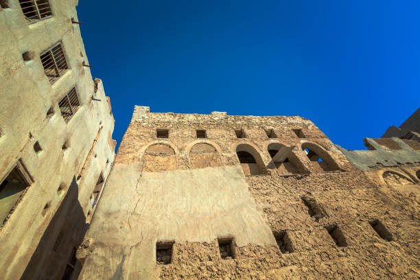 Tarout Castle, Qatif, Saudi Arabia in blue sky background Tarout Castle, Qatif, Saudi Arabia in blue sky background dammam stock pictures, royalty-free photos & images
