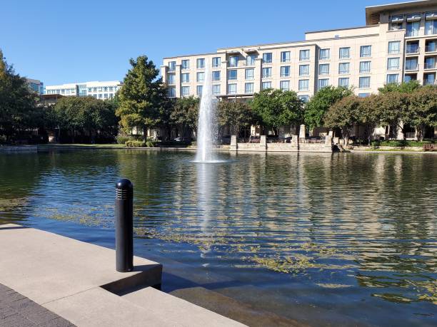 istock Shops at Legacy Lake and Fountain 1183783322