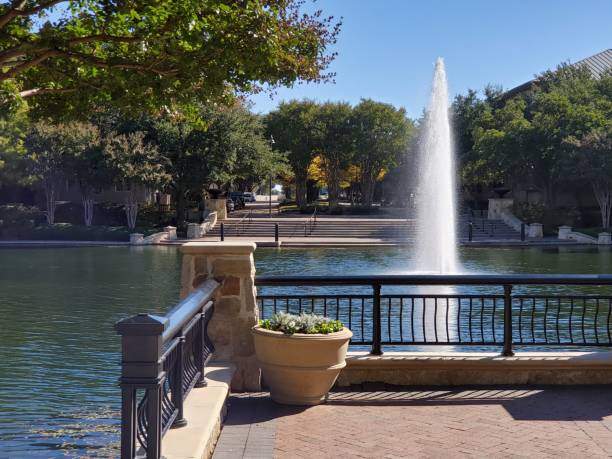 istock Shops at Legacy Lake and Fountain 1183783338