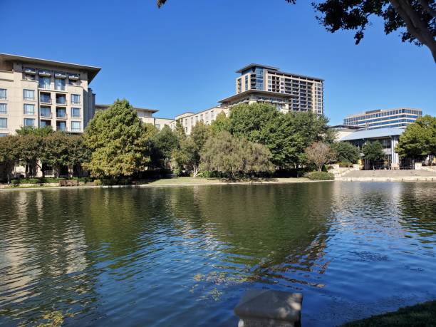 Shops at Legacy Lake and Fountain