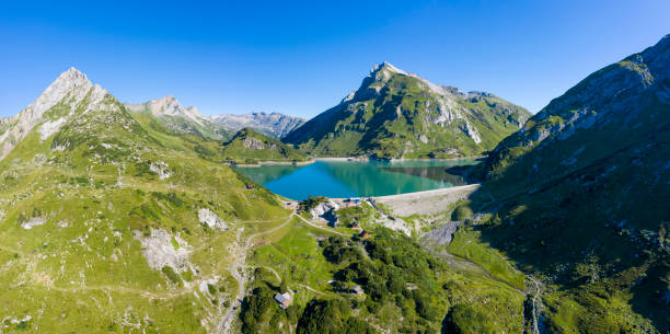 スプーラーゼー貯水池からの空中写真 - autumn panoramic lech valley landscape ストックフォ�トと画像