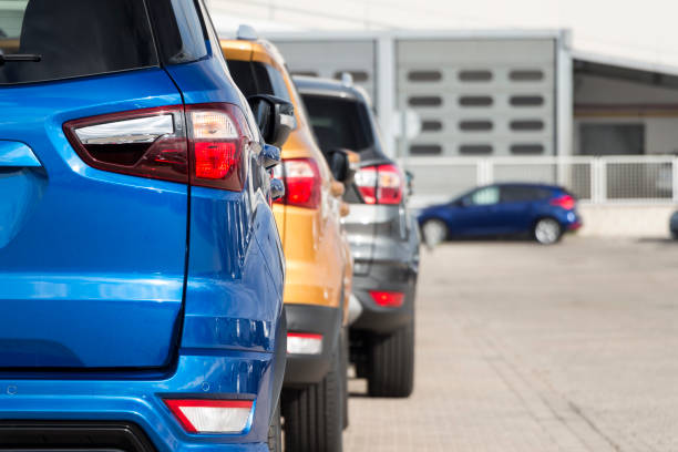 ford auto ecosport parcheggiate per strada - branding marketing sign brand name foto e immagini stock