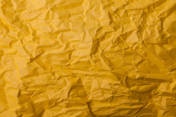 fond de papier jaune froissé de modèle - backdrop damaged old fashioned natural pattern photos et images de collection