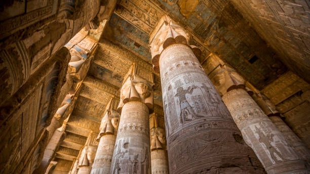 エジプトのデンデラ寺院 - egypt egyptian culture column ancient egyptian culture ストックフォトと画像