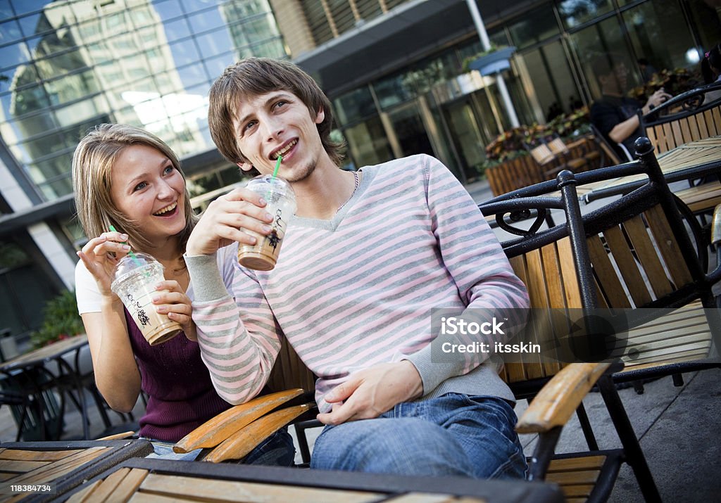 Junges Paar glücklich zusammen - Lizenzfrei 25-29 Jahre Stock-Foto