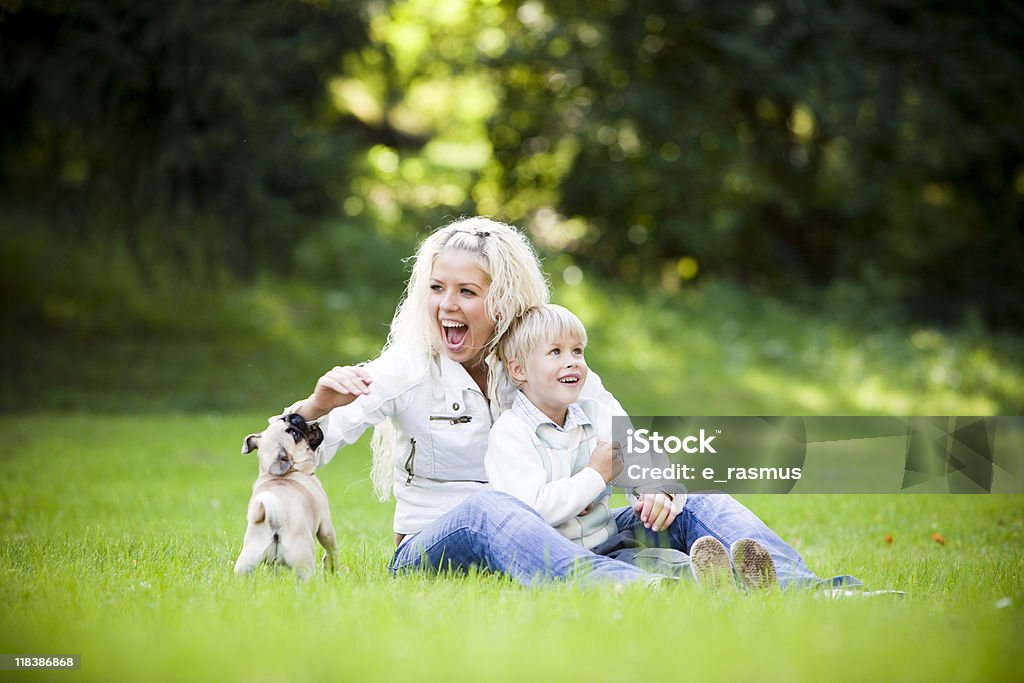 Familie im Park - Lizenzfrei 4-5 Jahre Stock-Foto