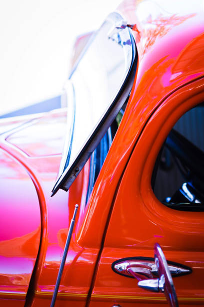 утка злой капюшон орнамент - hood windshield car auto racing стоковые фото и изображения