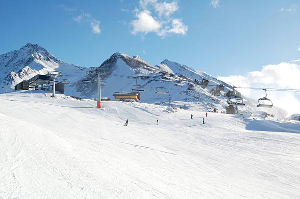 istock perfectly prepared ski slope 118388759