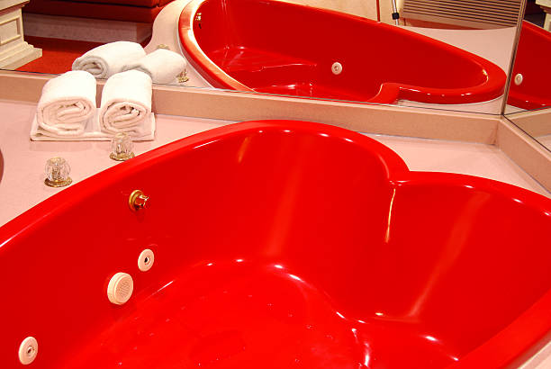 istock Heart Shaped Hot Tub 118389831