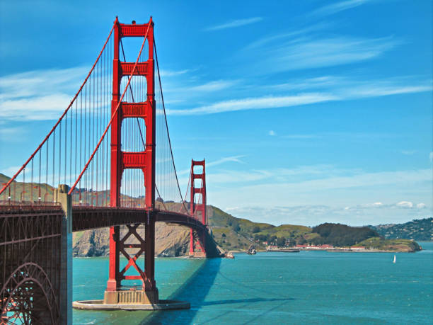 el puente golden gate en san francisco - gold gate bridge san francisco county fotografías e imágenes de stock