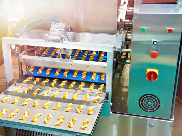 istock Production of confectionery on conveyor 1183908566