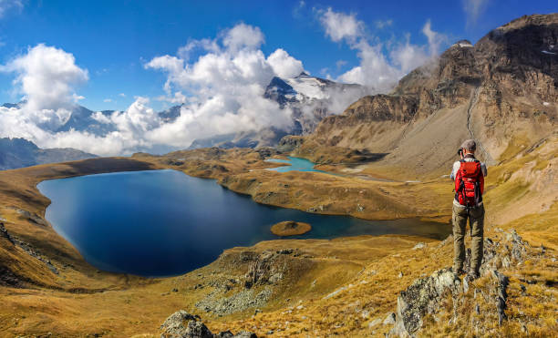 nivolet pass, gran paradiso national park - italy - valle daosta photos et images de collection