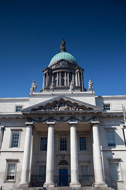 istock Custom house on dark clear blue sky by day 118394264