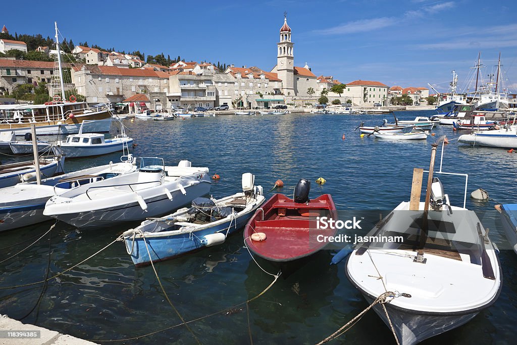 Sutivan sull'isola Brac in Croazia - Foto stock royalty-free di Ambientazione esterna