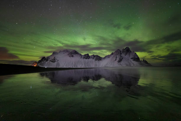 istock Northern light at Vestrahorn - Islanda 1183972511