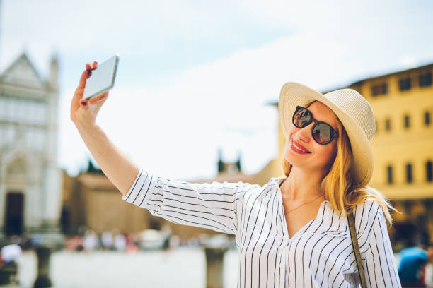 istock Selfies in a foreign city is priceless 1183984504