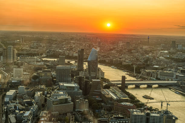 istock Sunset over London 1183986560