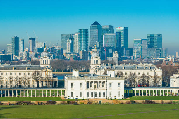 istock Office buildings in Canary Wharf, London 1184017793