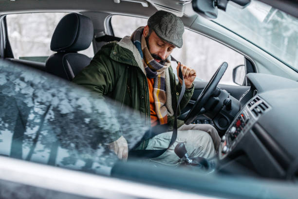 safety first - winter driving imagens e fotografias de stock