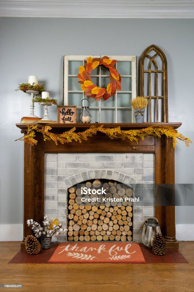 Using Birch Logs As A Decorative Fireplace Screen Stock Photo - Download  Image Now - Autumn, Mantelpiece, Fireplace - iStock
