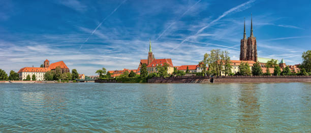 istock Island Tumski and Odra River in Wroclaw 1184083207