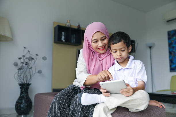 istock Mom and kids preparing to go to school 1184113003