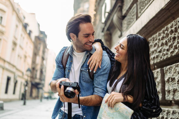 istock Couple of tourists 1184141118
