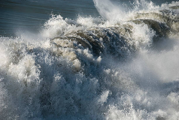 istock Crushing Wave, Lido di Camaiore, 2008 118414353