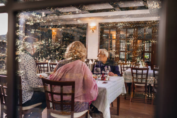 istock Group Of Seniors Meet Up 1184153090