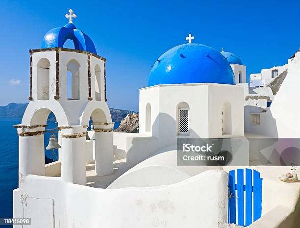 Vista Di Santorini Grecia - Fotografie stock e altre immagini di Acqua - Acqua, Ambientazione esterna, Architettura