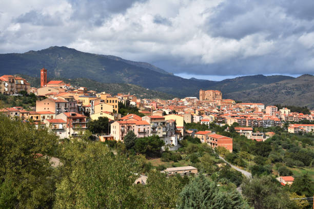 castelbuono - castelbuono photos et images de collection