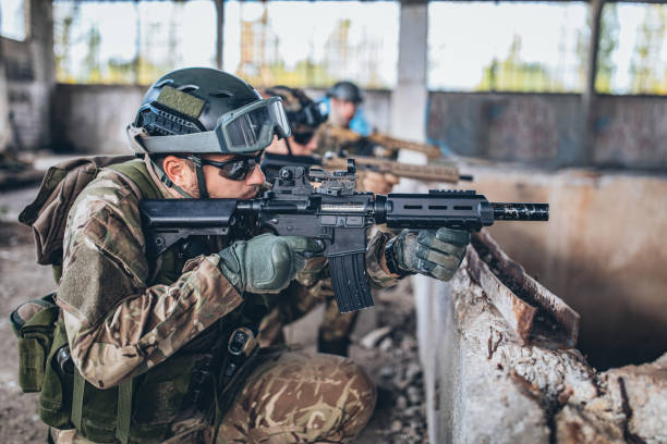 istock Soldiers in action 1184222277